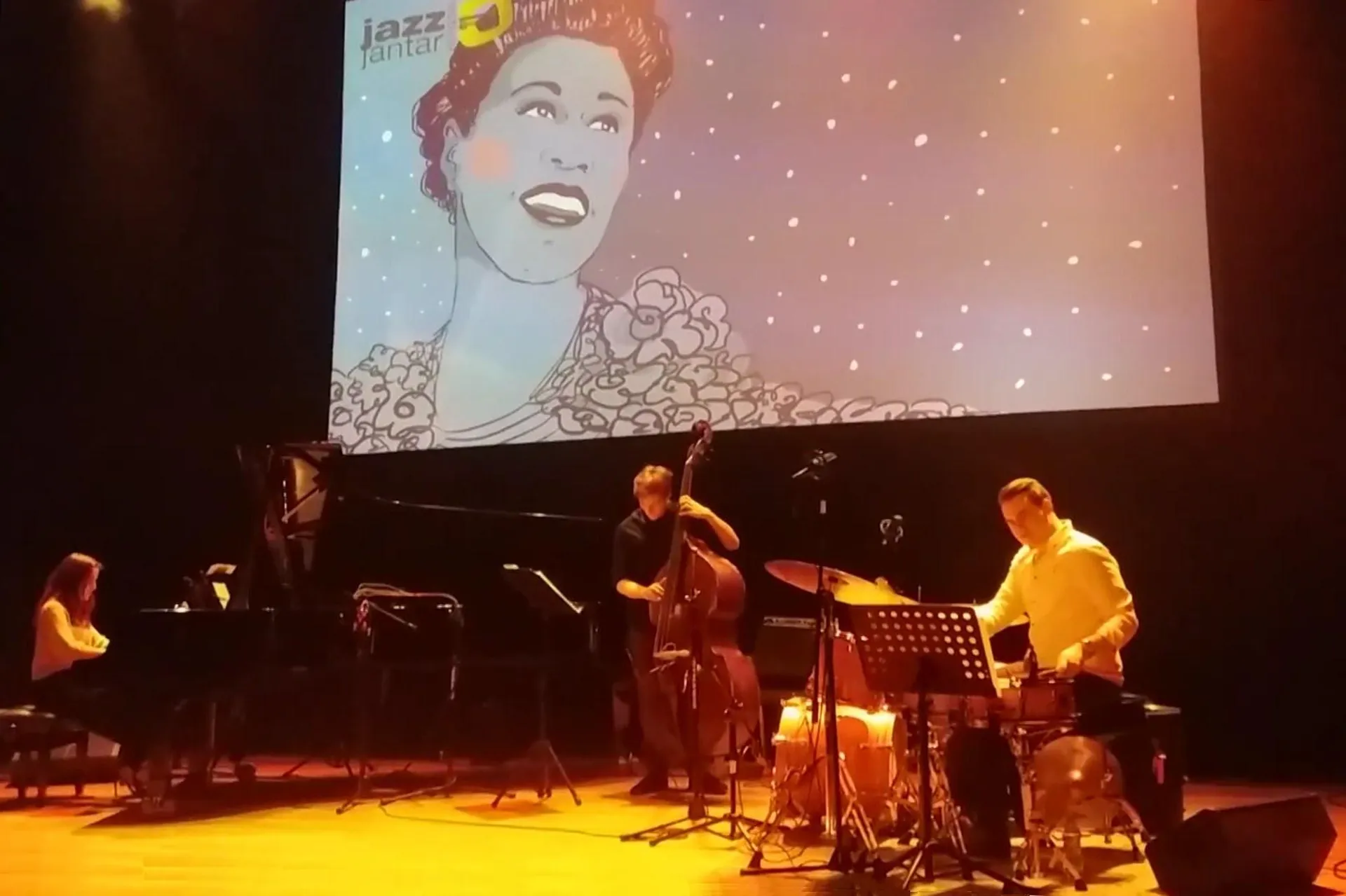 Aga Derlak Trio występuje podczas Festiwalu Jazz Jantar w Klubie Żak w Gdańsku w 2017 roku
